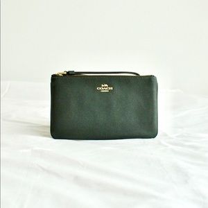 Coach Large Wristlet in Forest Green 8”x4”